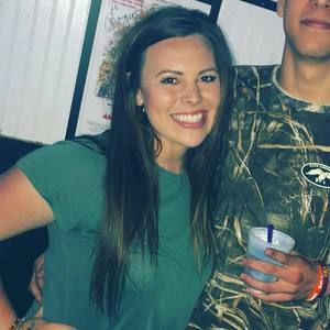 Meet your Posher, Emilee